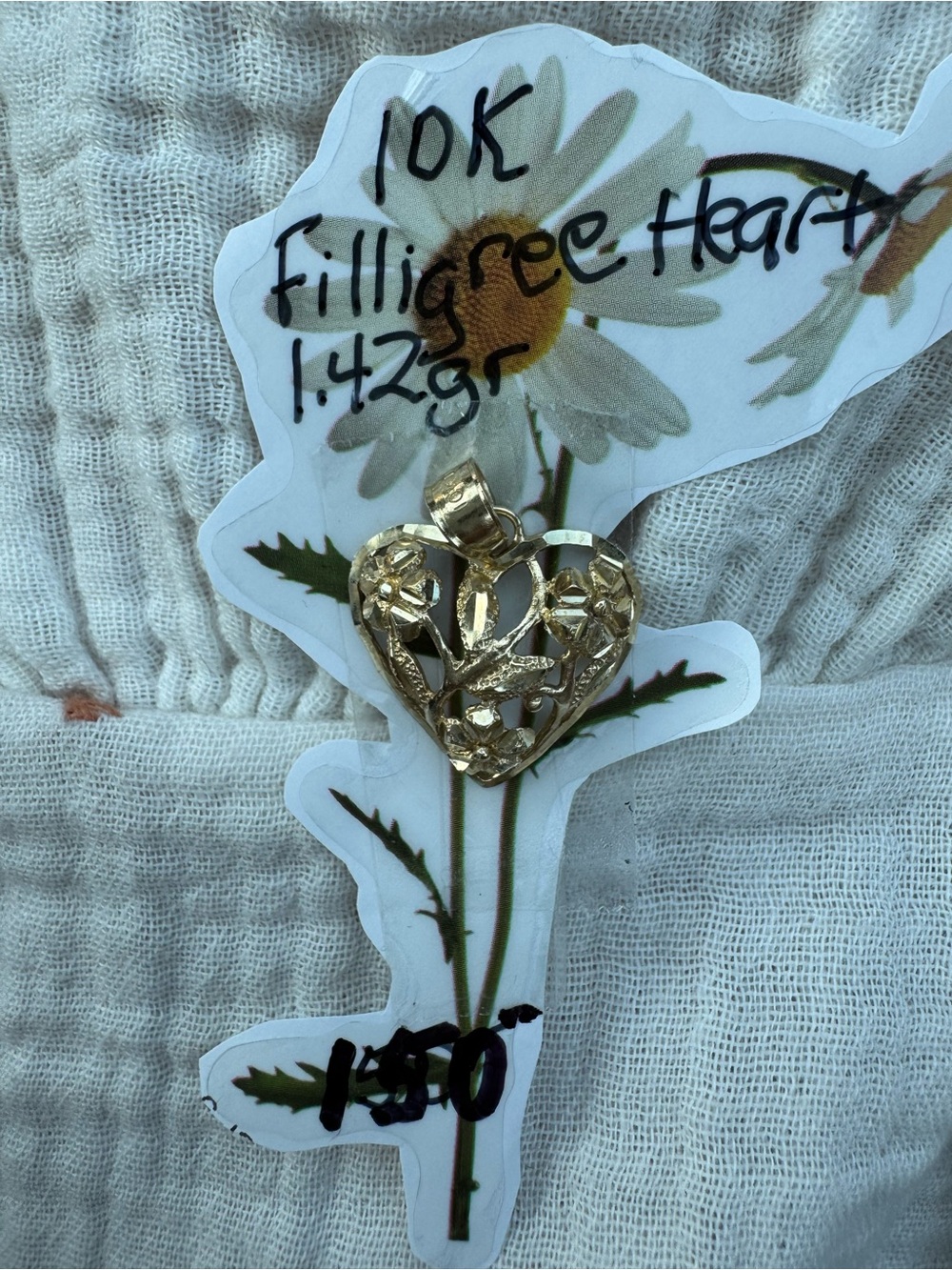 10K Gold Filigree Heart Pendant - Delicate Floral Design